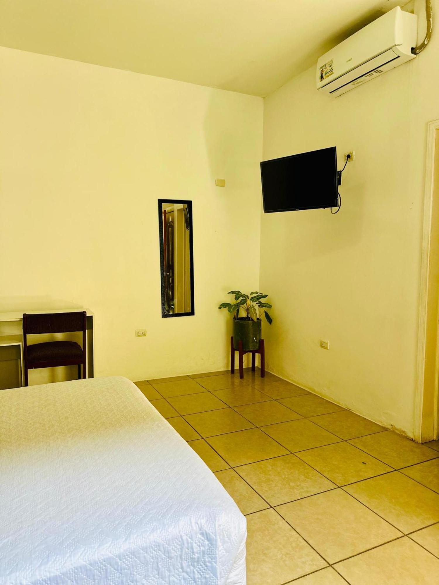 Los Vados Hotel Манагуа Екстериор снимка